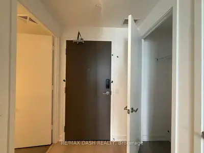 448 Burnhamthorpe Road W 5604, Mississauga, On L5b 0r4