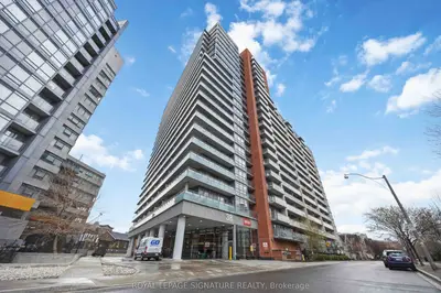 38 Joe Shuster Way 1625, Toronto, On M6k 0a5