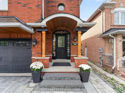 228 Rosemount Avenue, Toronto, On M9n 3x6