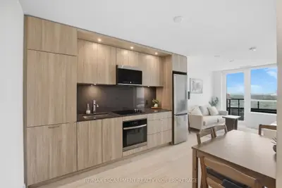 60 Central Park Road Way 2010, Toronto, On M9a 0e6