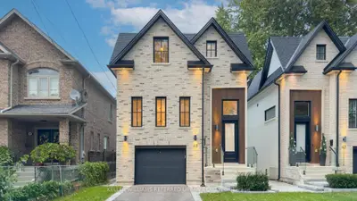 45 Benson Avenue, Mississauga, On L5h 2p3