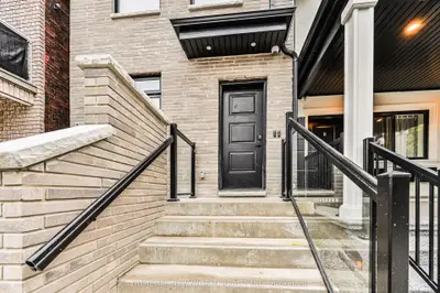 228 Emerson Ave Avenue Second, Toronto, On M6h 3t6