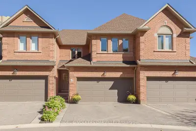 1905 Broad Hollow Gate 18, Mississauga, On L5l 3t4
