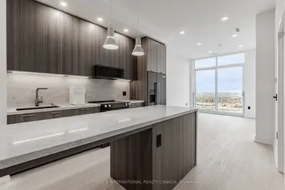 31 York Garden Way 505, Toronto, On M6a 2v1