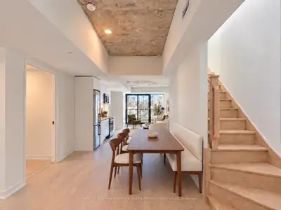 1 Vine Avenue 501, Toronto, On M6p 0c8