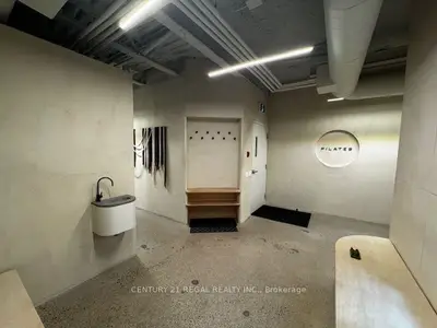 1564 Queen Street W 2nd Floor, Toronto, On M6r 1a6
