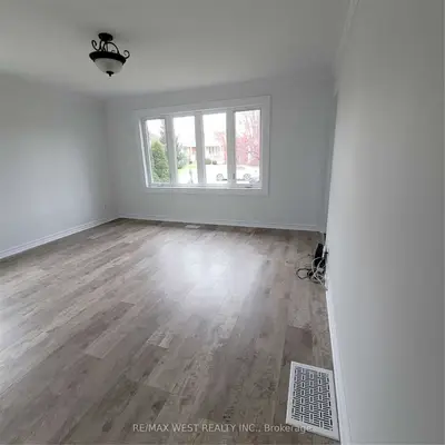 245 Kingsleigh Court, Milton, On L9t 1x6
