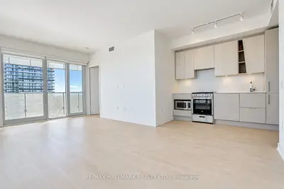 3900 Confederation Parkway 5504, Mississauga, On L5b 0m3