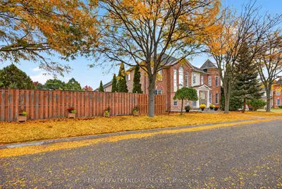 5555 Linwell Place, Mississauga, On L5m 6l7