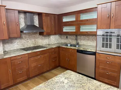 1400 Dixie Road 510, Mississauga, On L5e 3e1