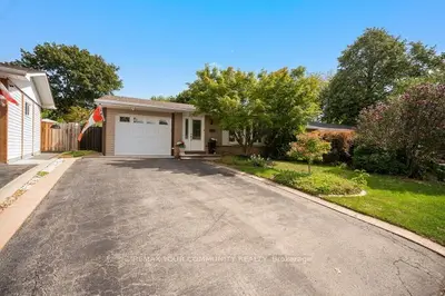 3202 Centennial Drive E, Burlington, On L7m 1c2