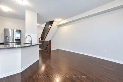 78 Honeyview Trail, Brampton, On L6p 4a4