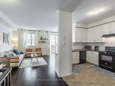 78 Honeyview Trail, Brampton, On L6p 4a4