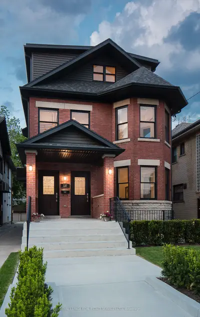 137 High Park Avenue, Toronto, On M6p 2s3