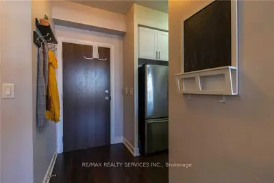 2 Eva Road 325, Toronto, On M9c 2a8