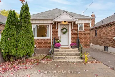 95 Royal York Road Bsmt, Toronto, On M8v 2t9