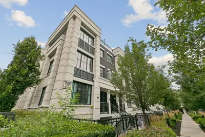 665 Cricklewood Drive 703, Mississauga, On L5g 0b9