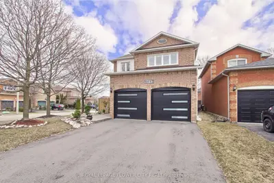 6692 Meteor Court, Mississauga, On L5n 7h9