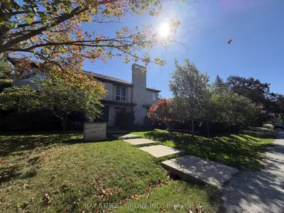 6 Bemersyde Drive, Toronto, On M9a 2s3
