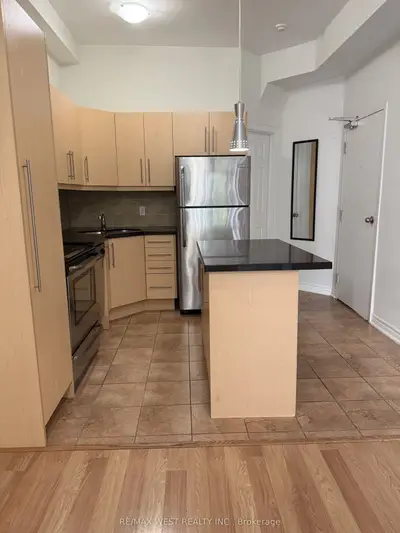 1090a Bloor Street W Upper Unit, Toronto, On M6h 1m6