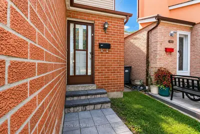 4118 Teakwood Drive, Mississauga, On L5c 3l6
