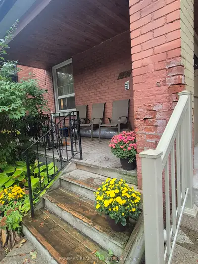 203 Fairview Avenue, Toronto, On M6p 3a6