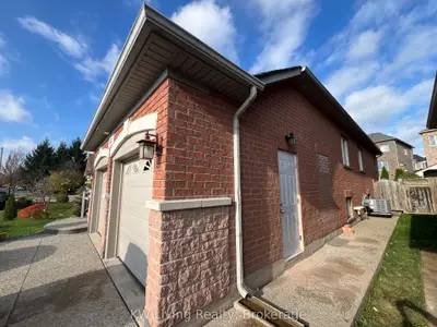 2421 Eighth Line, Oakville, On L6h 7l7