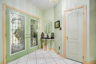501 Ashprior Avenue, Mississauga, On L5r 3n1