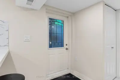 53 Meadowbank Road Lower, Toronto, On M9b 5c7