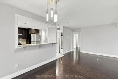 265 Enfield Place 903, Mississauga, On L5b 3y7