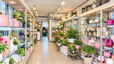 518 Rogers Road Nw A, Toronto, On M6m 1b3