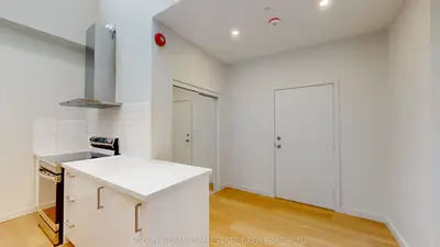 268 Jane Street 203, Toronto, On M6s 3z2