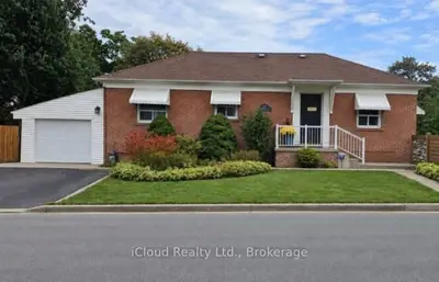 27 Inchcliffe Crescent Upper, Toronto, On M9p 2n2