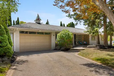 215 Edenbridge Drive, Toronto, On M9a 3g9
