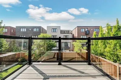 17 Vaudeville Drive, Toronto, On M8w 0b4