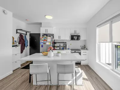 148 Glenlake Avenue 9, Toronto, On M6p 1e7