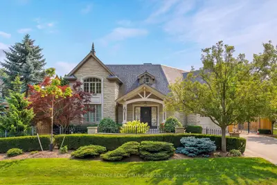 70 Shorewood Place, Oakville, On L6k 3y4