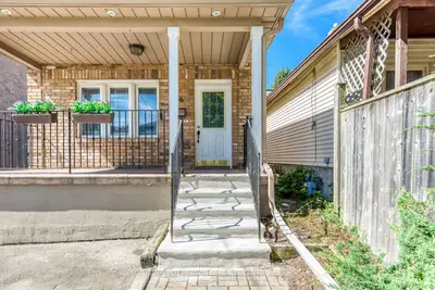 66 Twenty Ninth Street, Toronto, On M8w 3b2