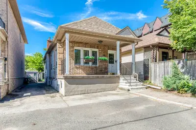 66 Twenty Ninth Street, Toronto, On M8w 3b2