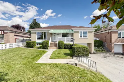 13 Liscombe Road, Toronto, On M6l 2z9