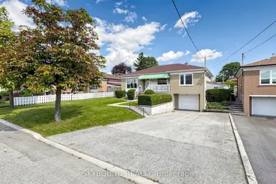 13 Liscombe Road, Toronto, On M6l 2z9