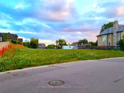 6832 Campbell Settler Court, Mississauga, On L4w 2y4