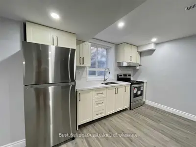 32 Stephanie Avenue Bsmt, Brampton, On L6y 0r8