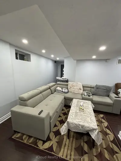 37 Duggan Drive Bsmt, Brampton, On L6y 4j2