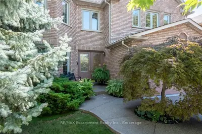 1348 Fieldcrest Lane, Oakville, On L6m 2w8