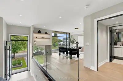 957 Halliday Avenue, Mississauga, On L5e 1p4