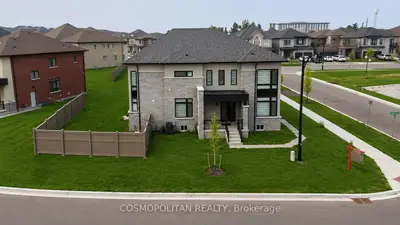 1 Icon Street, Brampton, On L6r 4g1