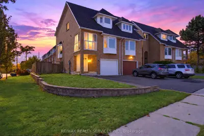 66 Clansman Trail, Mississauga, On L4z 3m4