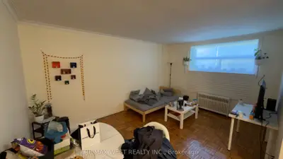 10 Crown Hill Place 29, Toronto, On M8y 4c6