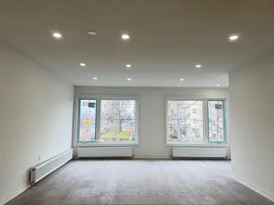2986a Dufferin Street Upper, Toronto, On M6b 3t3